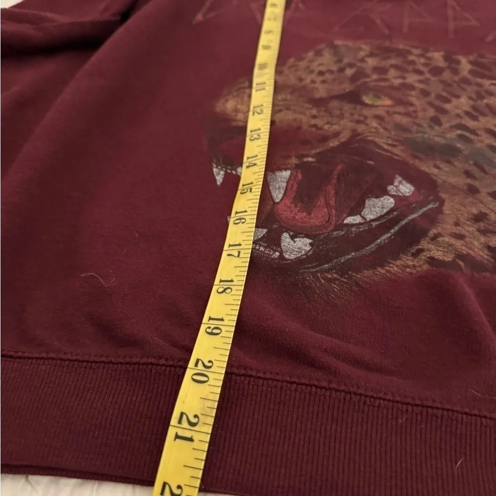 Def leopard crew neck light weighty sweatshirts. Maroon Size XS - Picture 7 of 8